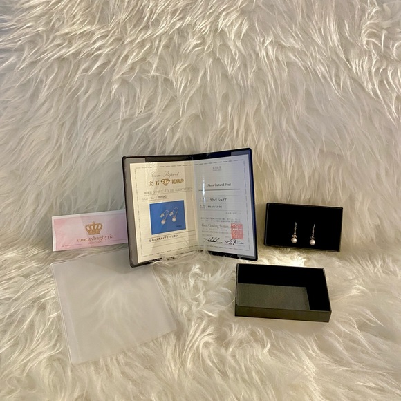 ‼️SOLD ON IG‼️Akoya Cultured Pearl 5.5mm-6.0mm with 18K Gold, 0.01CT diamond - Picture 1 of 12